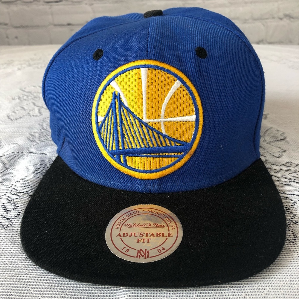 Mitchell and Ness Hardwood Classic SnapBack Golden State Warriors hat. One size